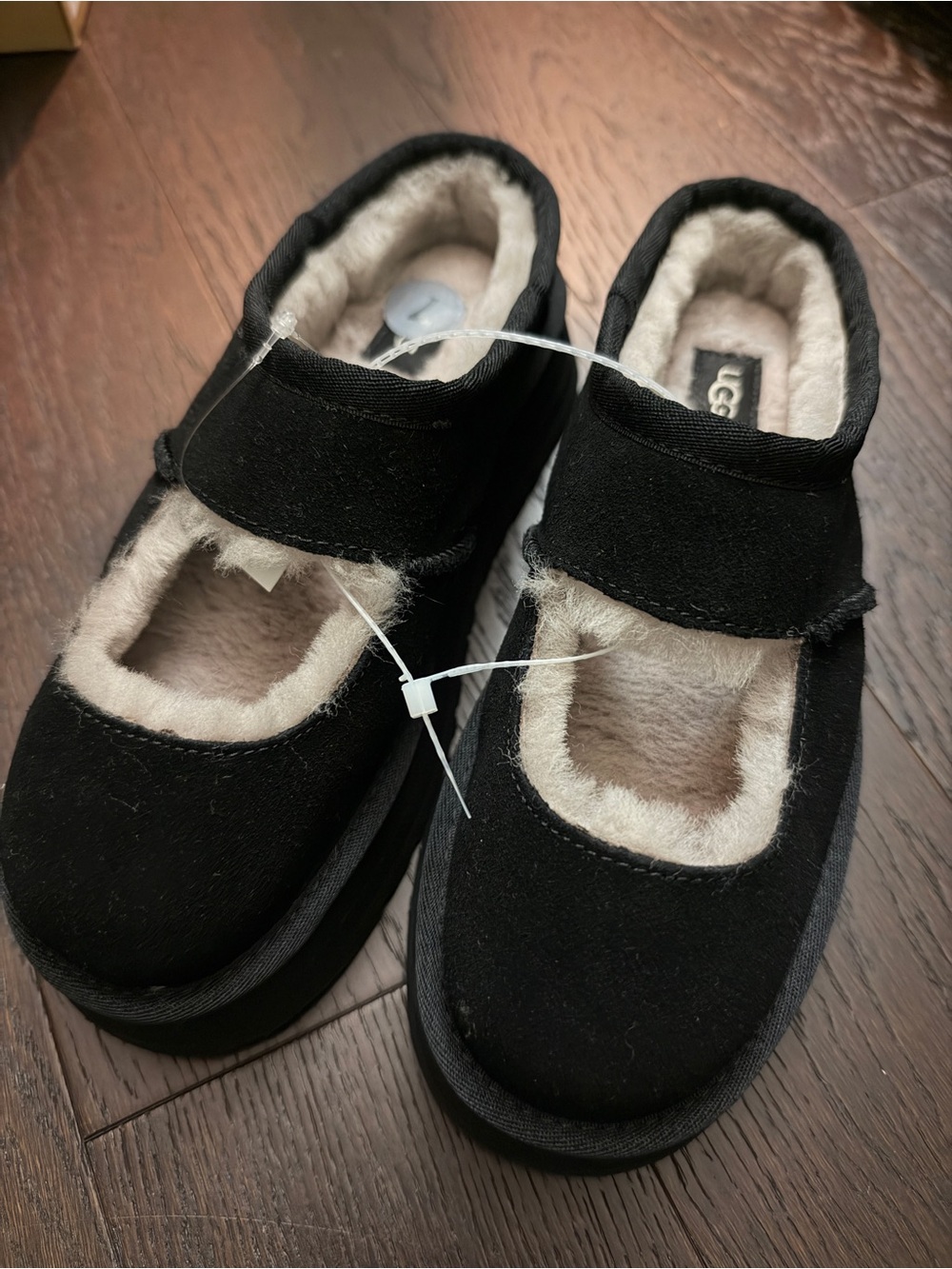 ugg bea mary jane black